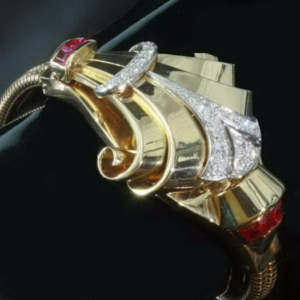 Extremely stylish Retro bracelet with hidden watch behind hinged cover